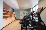 24 hour fitness studio 